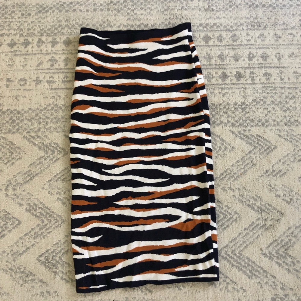 Tiger print pull on skirt
